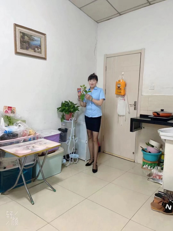 温柔可爱的老阿姨